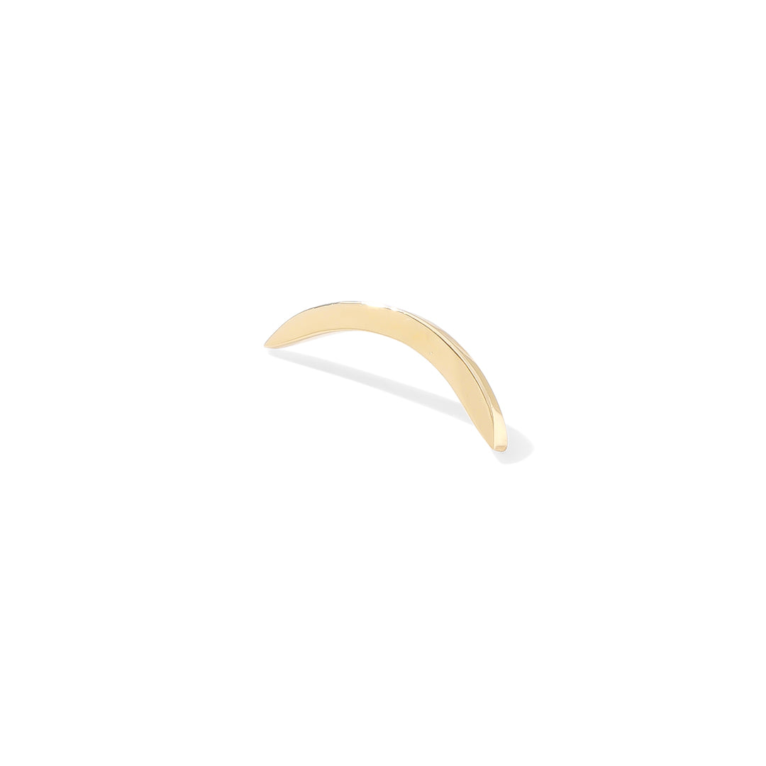 Elegant curved threadless pin in solid gold for ear styling