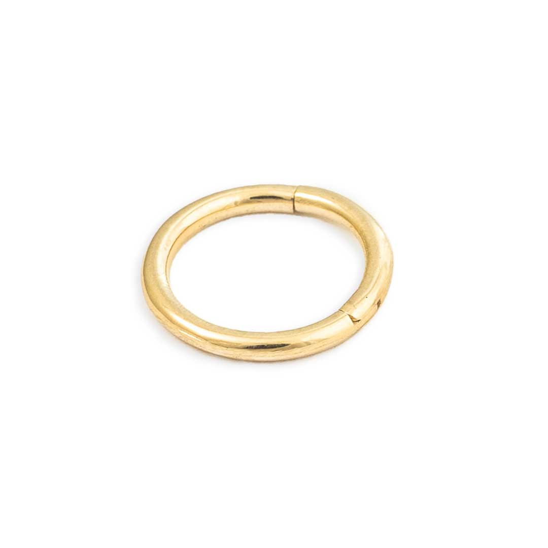 sleek and simple gold clicker in solid 14k