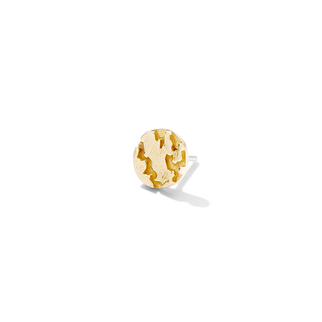 14k gold Distortion Disc Pin for nostril, and lobe piercings.
