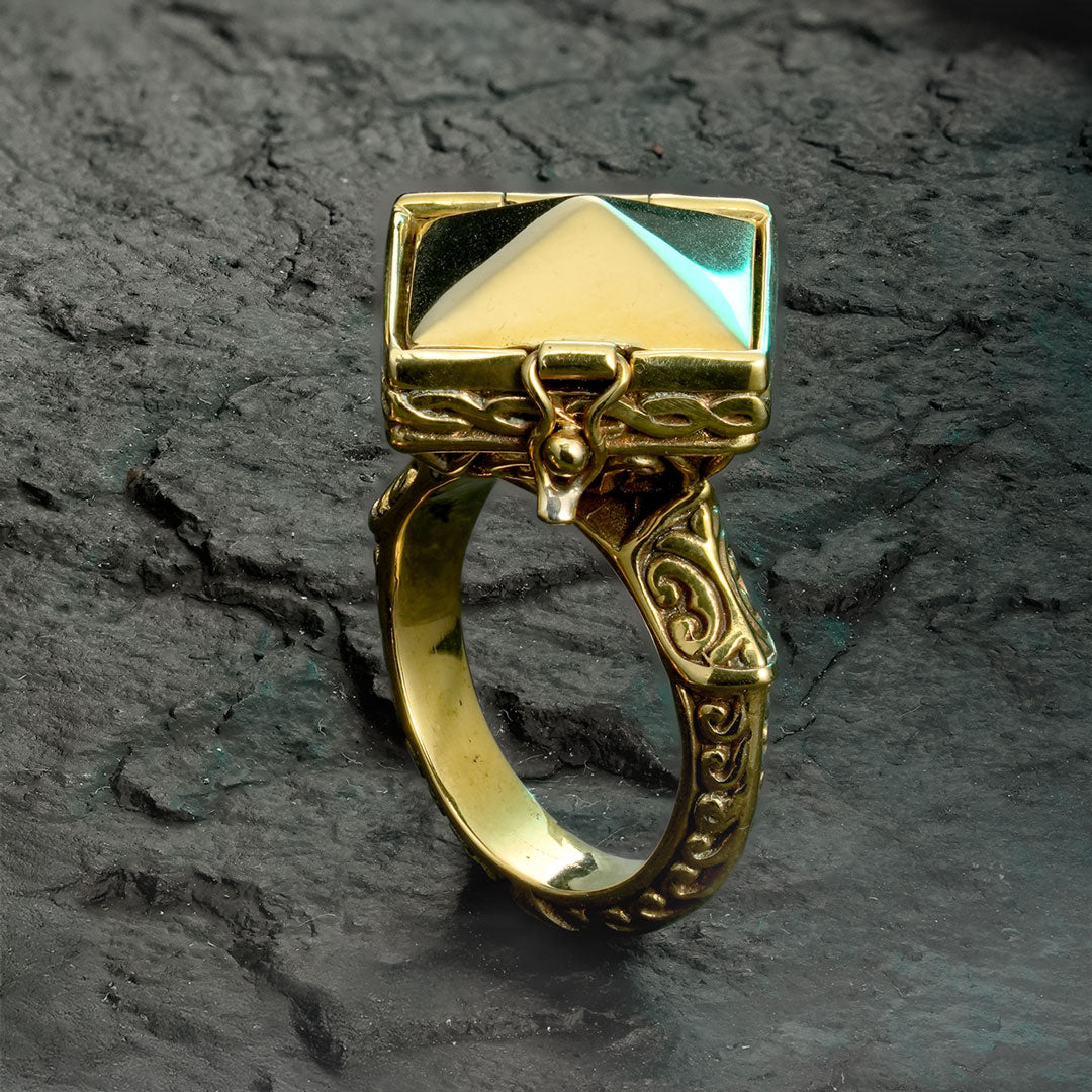 Pyramid Ring